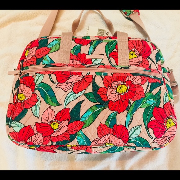 Vera Bradley Handbags - NWT Vera Bradley duffel bag